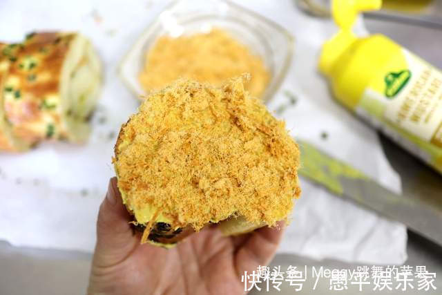 面片|百吃不厌的肉松面包卷,12分钟出炉真省事,早餐可要有口福了