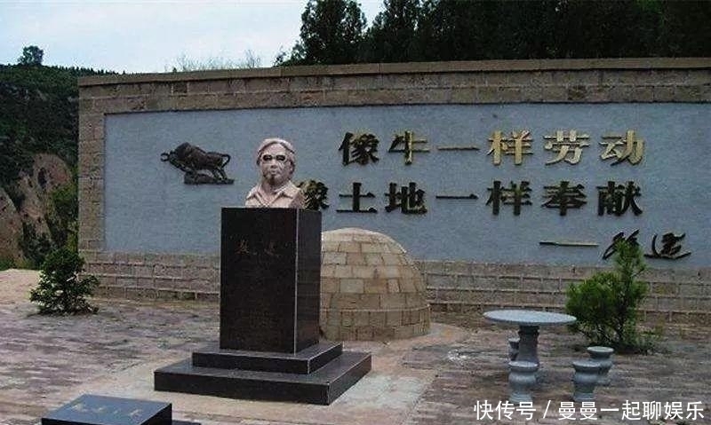 路遥:死前执意要见贾平凹,只为叮嘱一句话,贾平凹听后痛哭不已