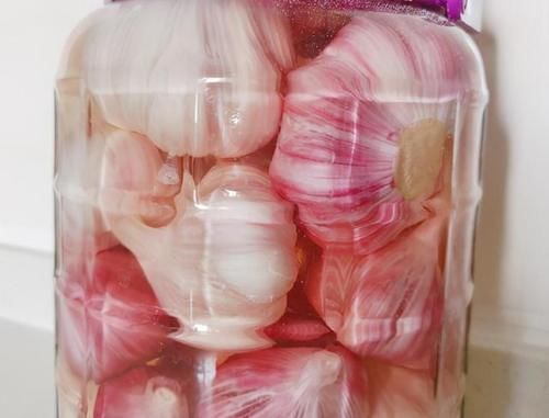 香脆|腌糖醋蒜时,这3点技巧掌握好,大蒜香脆微甜无辣味,放得久不坏