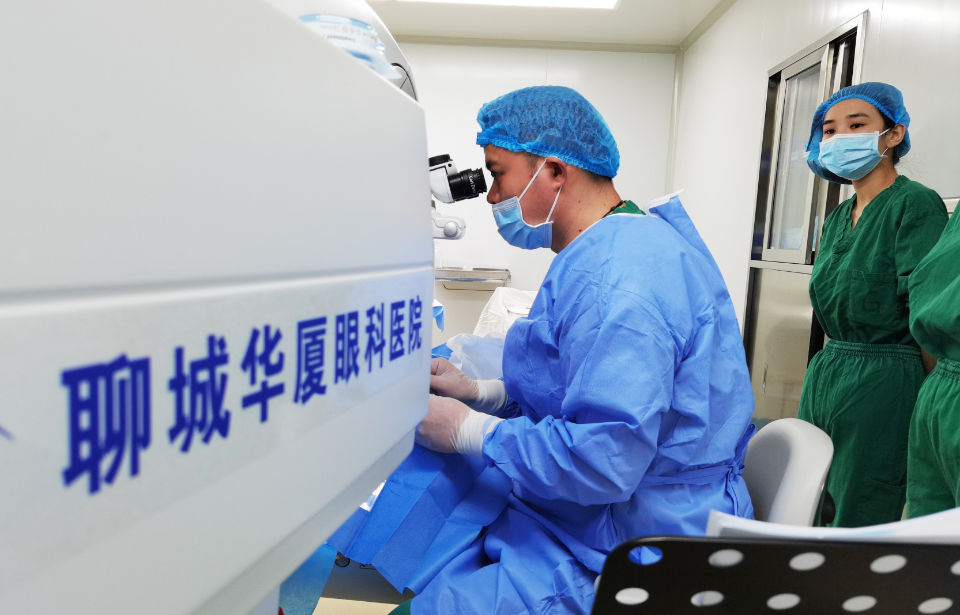 聊城|聊城：高考后准大学生扎堆摘镜，近视矫正手术迎来高峰