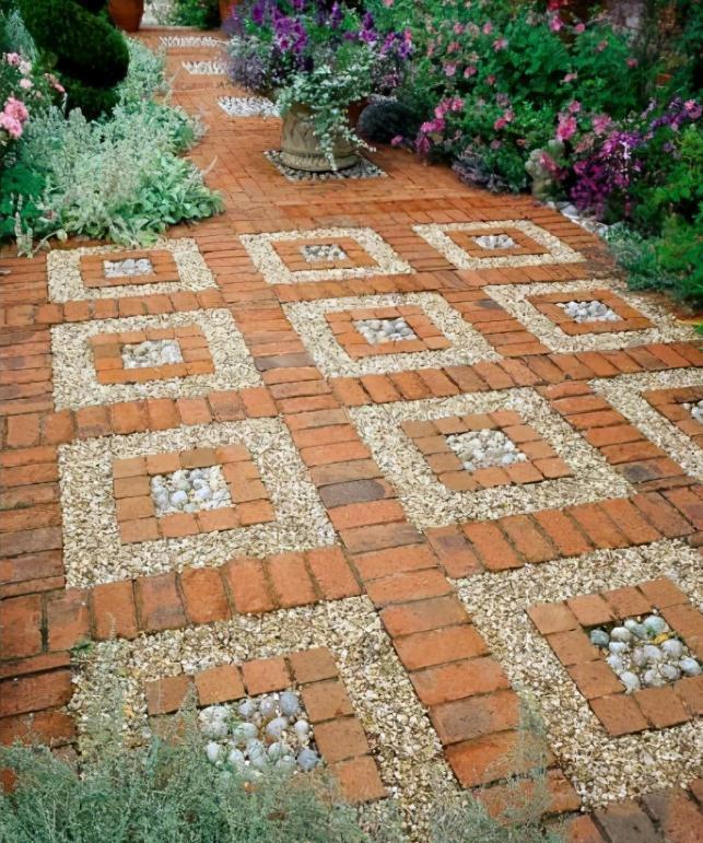 红砖|邻居这么铺院子地面,花不了几个钱,却能在豪宅圈内惊艳一把!