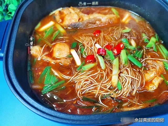 鲜味美|此菜上桌家人夸,三种食材烩一锅,咸鲜味美的下饭菜,又光盘了