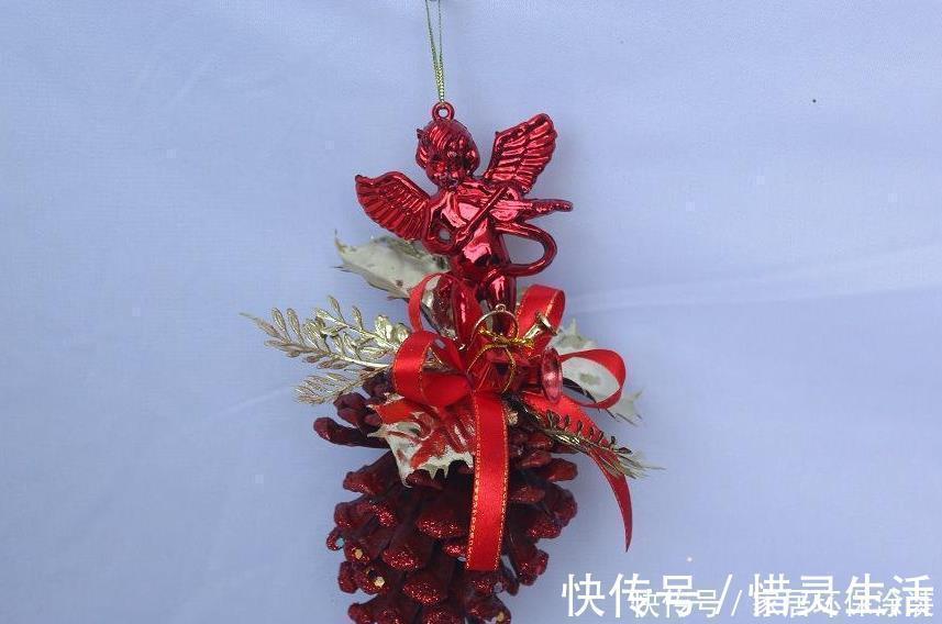 松树有2宝,松果壳、松针,带回家养花,效果比花肥强