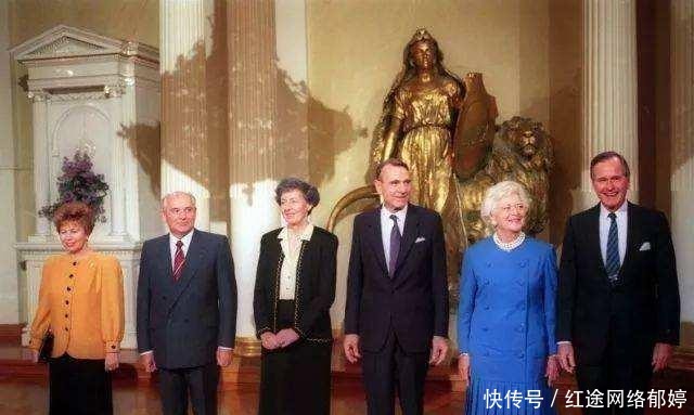 回忆录|苏联解体有无女人干政问题?戈尔巴乔夫在其回忆录说了一段话