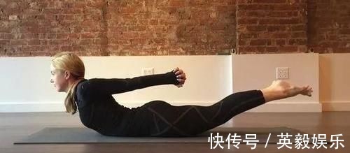 动作|忙碌的打工人,每天做4个瑜伽动作,放松身心,赶走疲惫,还助眠