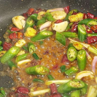 给年夜饭添道菜叭带鱼鸡翅干锅