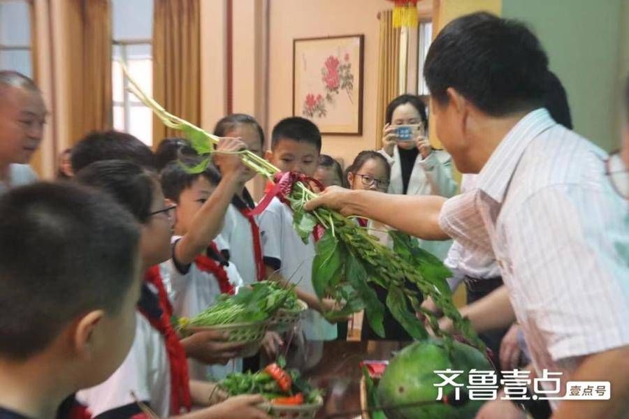 田园生活|博兴县第一小学举行首届“田园收获节”暨“田园生活馆”揭牌仪式