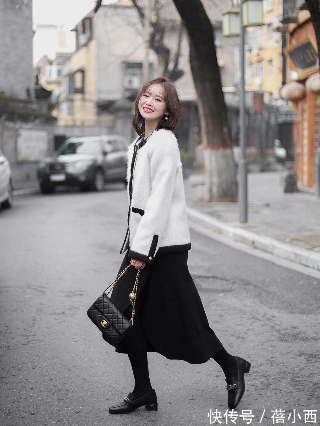 搭配 2022早春穿搭流行“小香风外套+半身裙or牛仔裤”,自带优雅气场