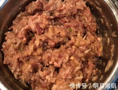 饺子|萝卜包饺子时，用盐杀水还是下锅炒干？都不对，教你正确做法