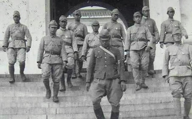 师长|血战五天五夜，全师伤亡过半，这仗怎么打的师长的经历说明一切