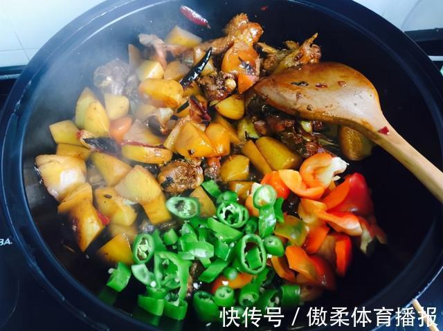 炒鸡块|炒鸡块时，牢牢记住“两泡”，鸡肉更嫩更香，教你正确做法