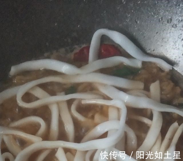 粉条|家常酸菜炒粉！