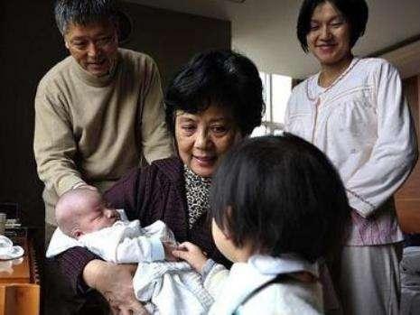 看望|看望产妇时,这三句尴尬话最好不要乱说,特别是第一句话别不知道