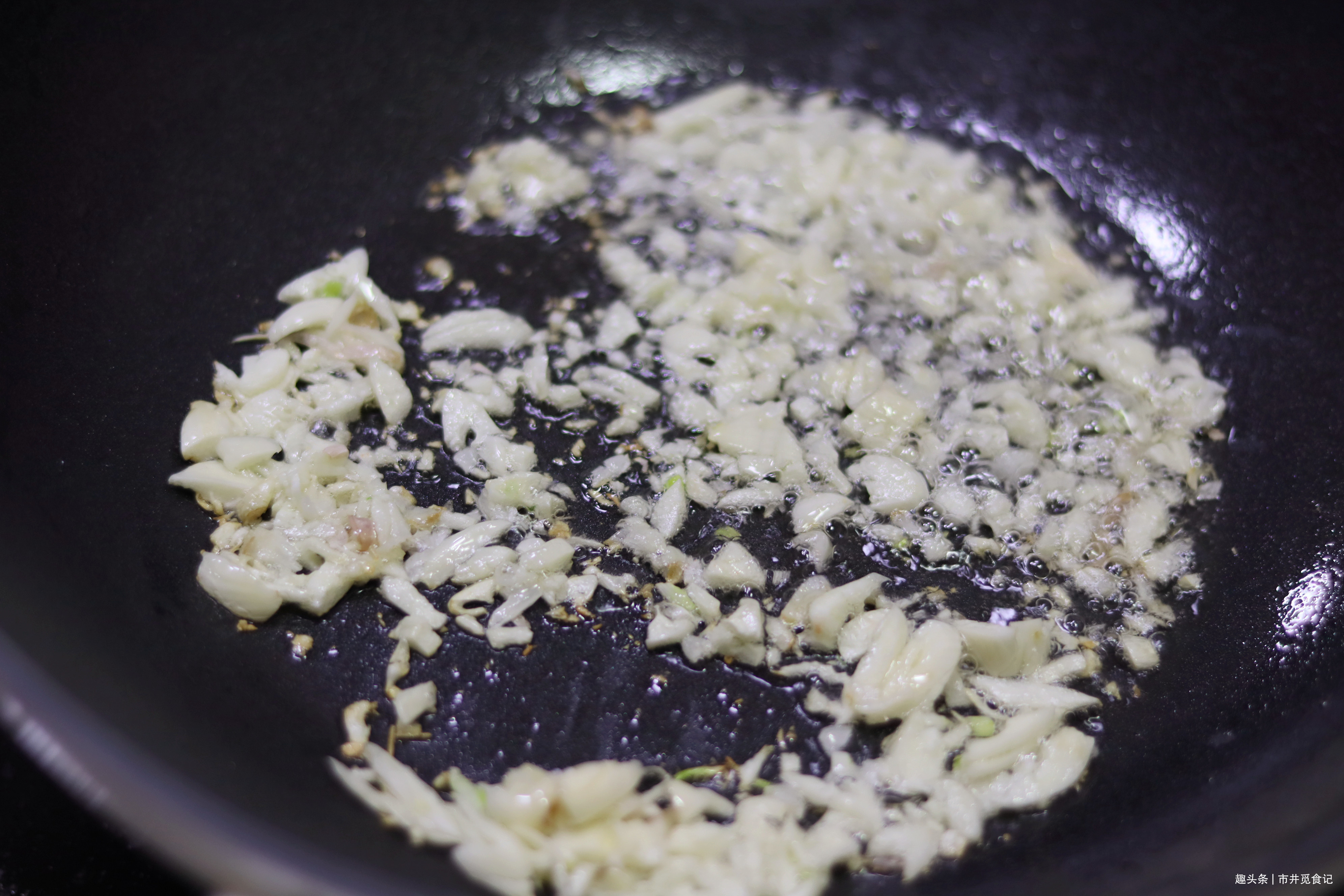 做蚝油生菜,很多人忽略了这一步,教你正确做法,生菜翠绿味道香