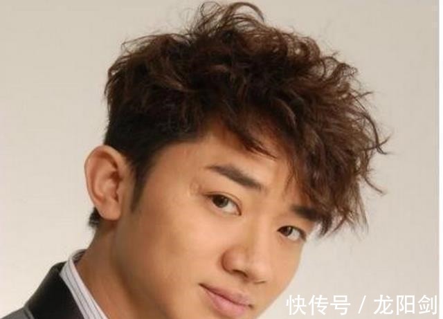 |王祖蓝人设崩溃的背后,是娱乐圈最大的笑话,还是网民的诋毁