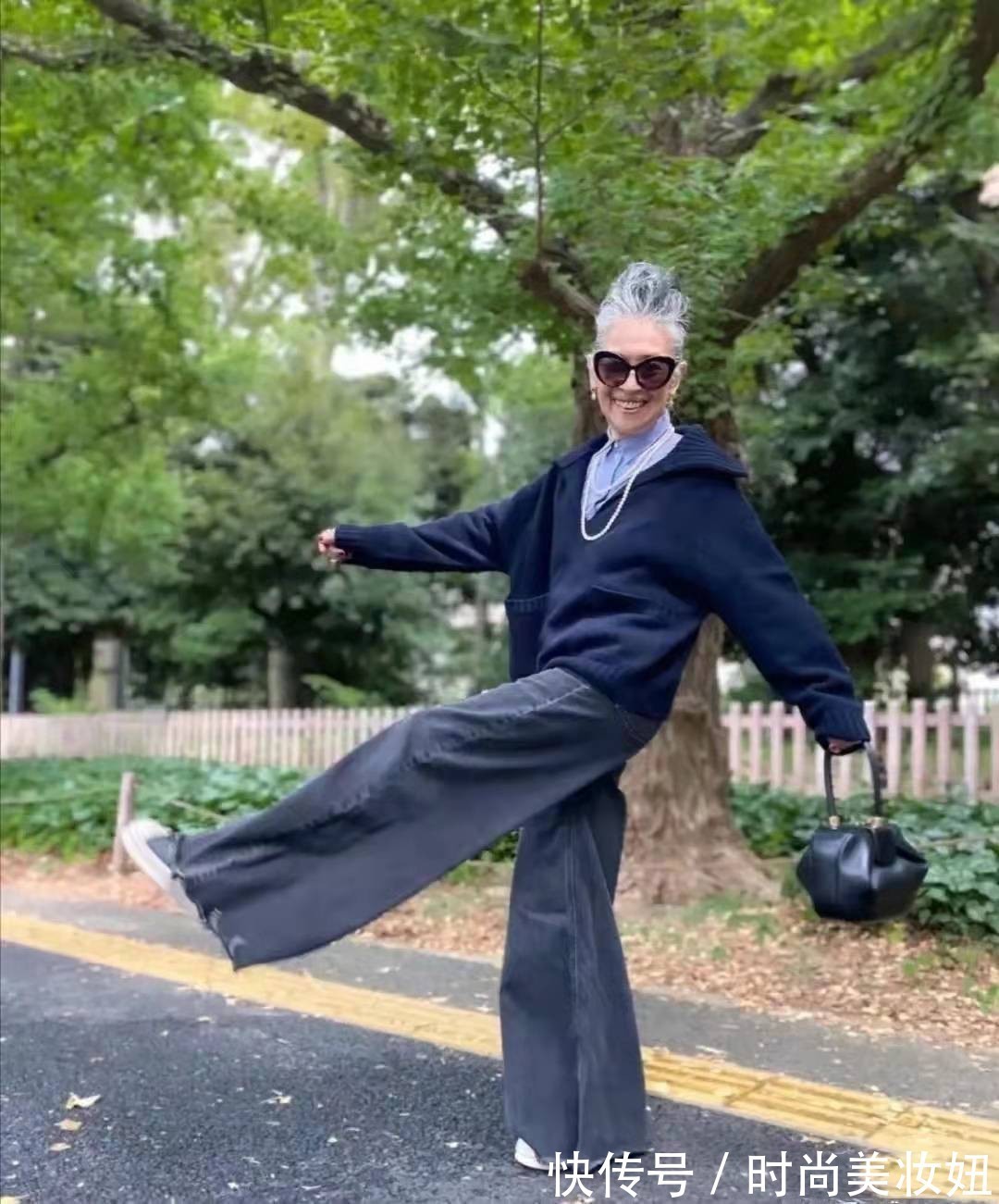 大长腿|精致的女人从不在乎年龄,看这位71岁奶奶的打扮,精致洋气