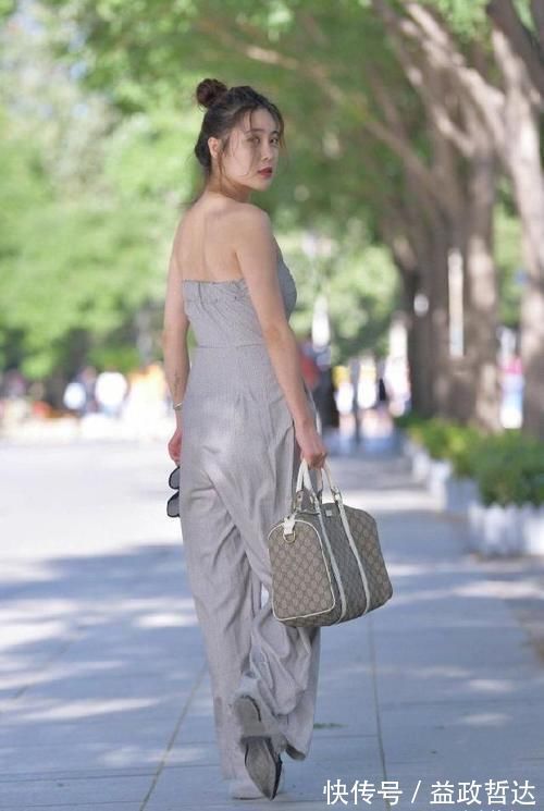 身材|事实上，连体裤可以更好地修饰身材，微胖女孩都爱这样穿