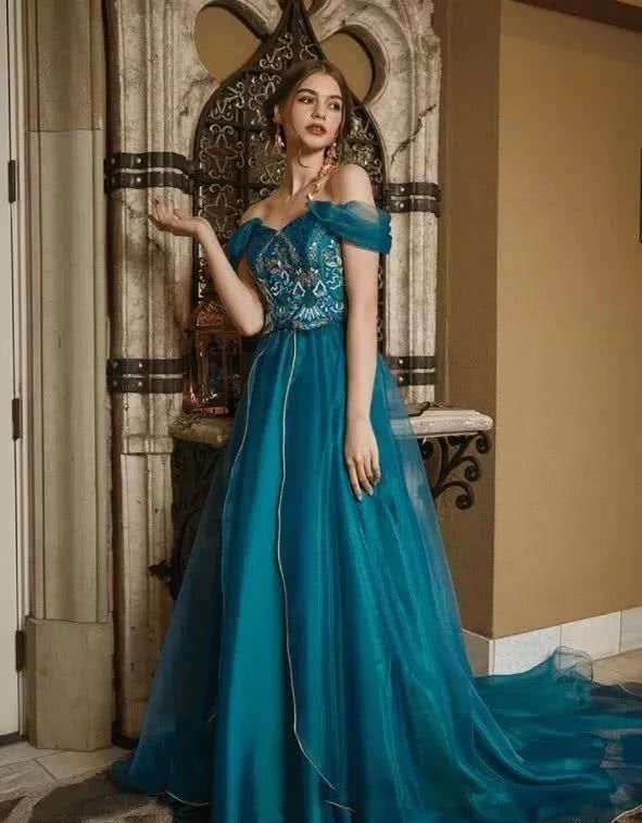 把冰雪奇缘做成婚纱这些迪士尼公主穿的婚纱裙也太好看了