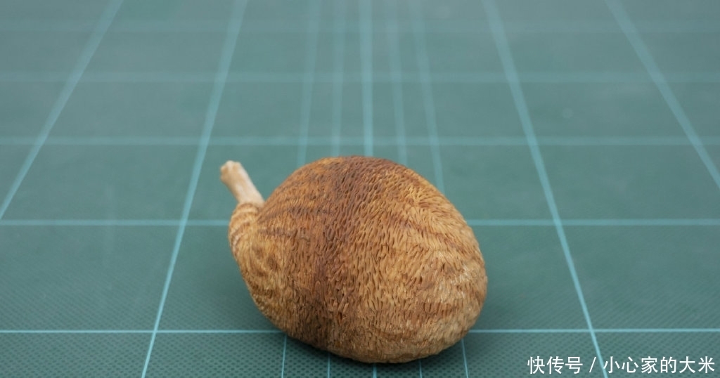 大神将猫咪制作成沙雕手办，总感觉不对劲，这明明就是个“鸡腿”