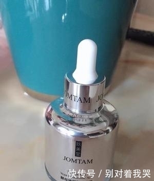 保湿|隐藏于屈臣氏的“憋屈”精华液,保湿润肤去瑕疵,只因价低被轻视