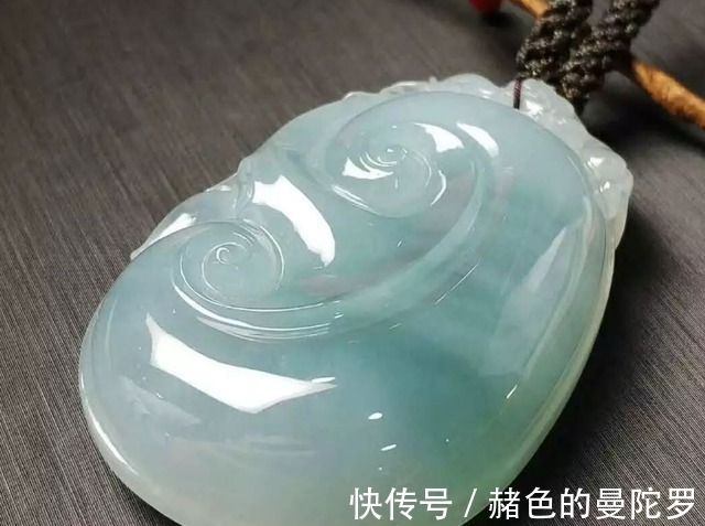 甜蜜蜜@翡翠如意都有哪些款式,适合什么人去佩戴,这些你都知道吗!