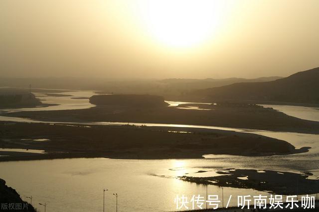 决口!梁山周围没有水,为什么《水浒传》还要写“800里水泊梁山”?