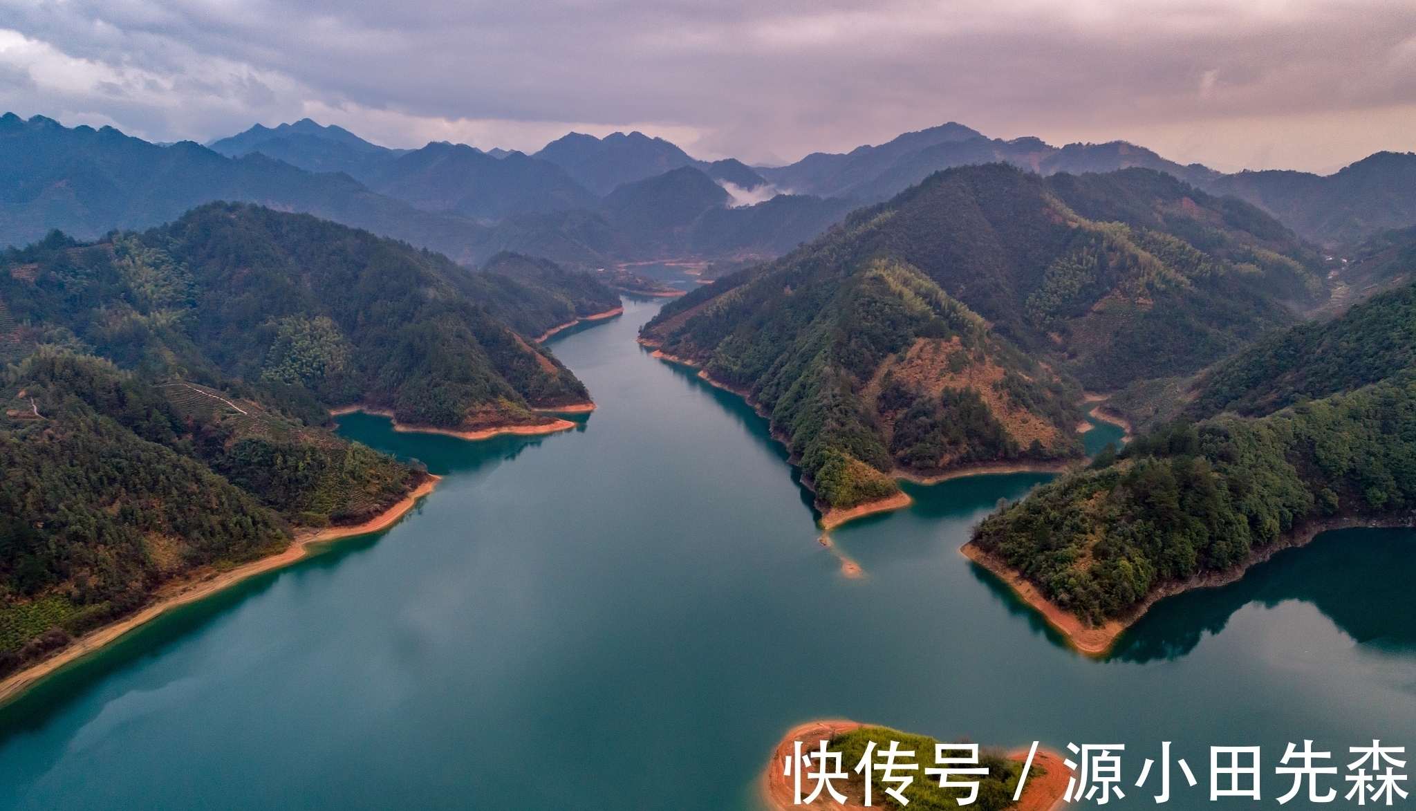 婵娟$千古名句“春风又绿江南岸,明月何时照我还”,被认为有诗病