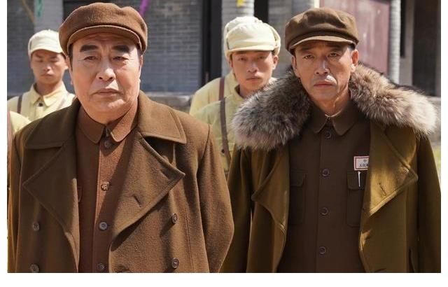 《香山葉正紅》選角敷衍，非特型演員演開國(guó)將帥，草臺(tái)班子既視感