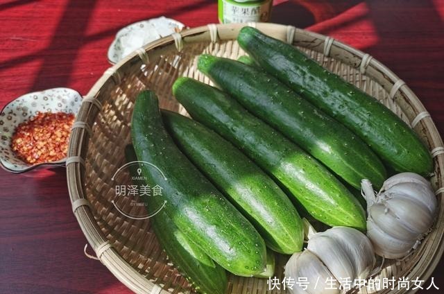旱黄瓜|腌酸辣黄瓜时,用这种醋代替白醋,腌出的黄瓜有果香味,口感特棒