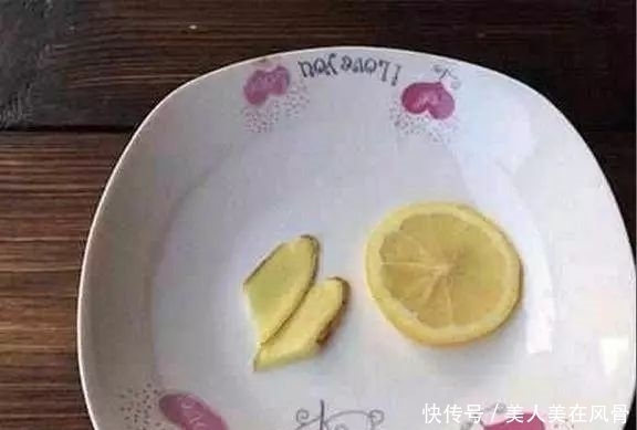 煮虾的时候加入这种水果,不但鲜嫩美味,而且去腥又营养