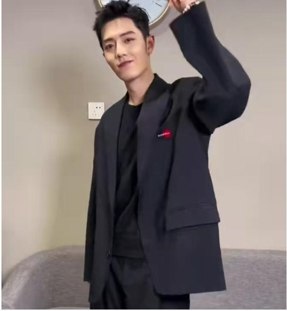 视频|肖战换装垮了吗，并没有，登视频热榜，圈粉近40万