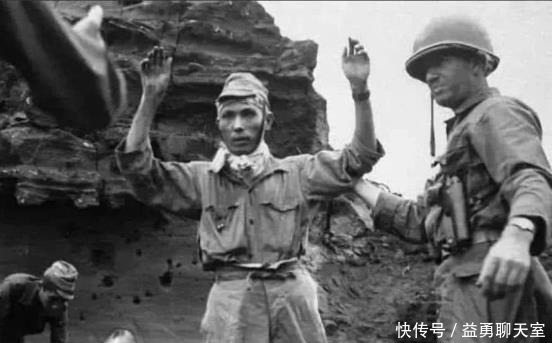 听不懂|日本天皇宣布投降,演讲说的话通篇没有“降”字,日本人听不懂