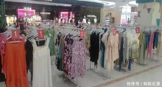 衣服|商场卖不出去的衣服,最后是怎么处理的?今天才明白了
