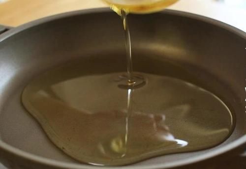  另类吃玉米的方式，入口酥脆鲜甜玉米烙，宝宝饭后甜点