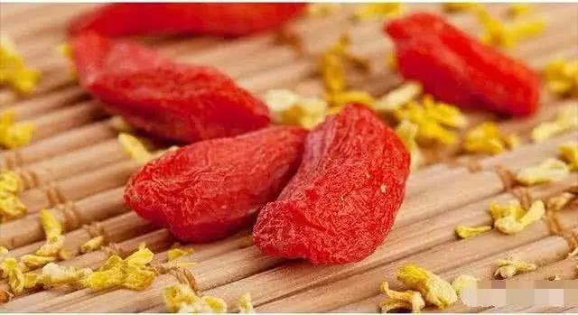 增强免疫力|生姜、枸杞、红枣、一起泡水喝有什么功效涨知识了