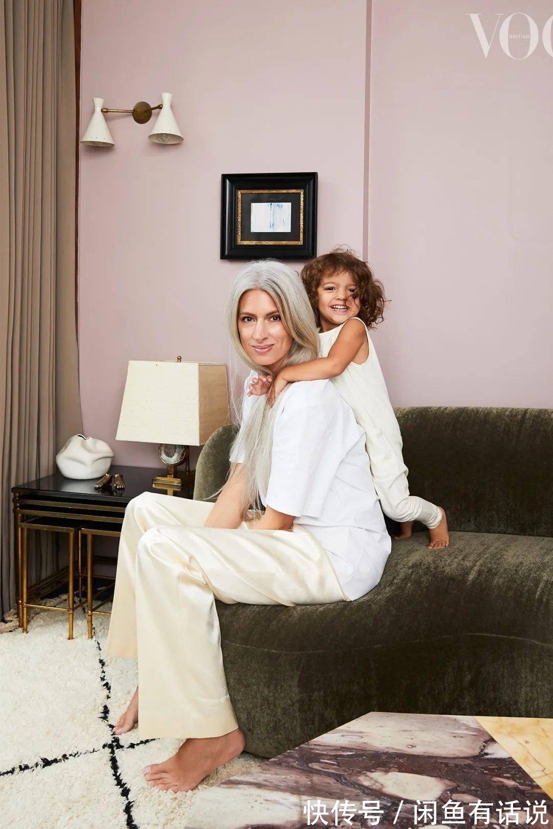 身材|生完孩子别做“黄脸婆”，跟着时尚辣妈学穿搭，带娃也要时髦到底