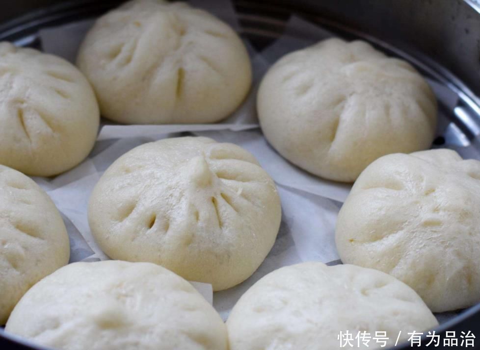 天冷蒸包子有窍门,掌握这几个技巧,包子又松又软,不塌陷不回缩