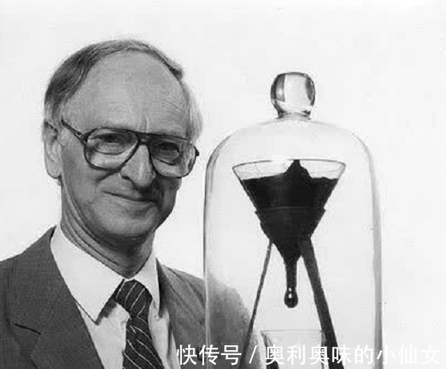 |“搞笑诺贝尔”奖:沥青滴漏实验,熬死两位教授,下滴将在2027年