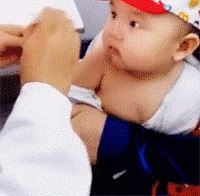 |搞笑GIF:本想给女友一个惊喜,没想到遇到了丈母娘