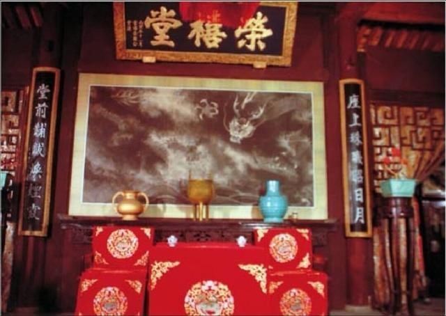 热热闹闹|林黛玉进贾府那天,看似热热闹闹,背后却隐藏着冷冰冰的心机