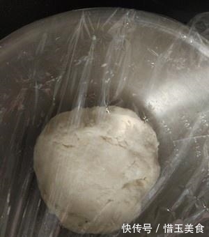 煮饺子水开就下锅?10人有9人做错,多加这一步,好吃不破皮