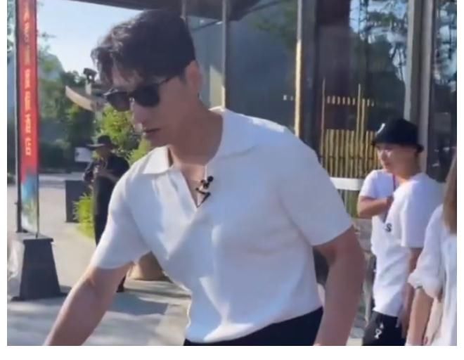 檀健次|继赵丽颖后,《中餐厅5》又有一位元老嘉宾回归,综艺粉要激动了