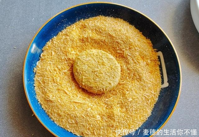  南瓜饼最好吃的做法，外酥里糯，个个鼓大泡，放凉也不塌