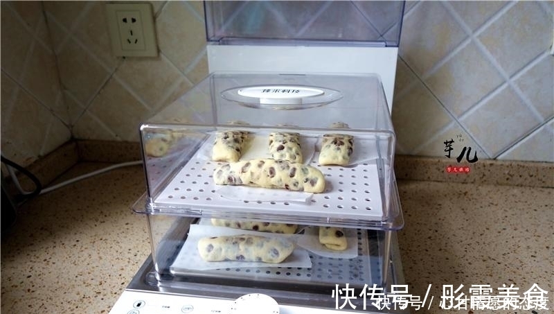 酵母|红豆别熬粥了，和面团里一蒸，暄软香甜比面包还好吃，家人吃不够