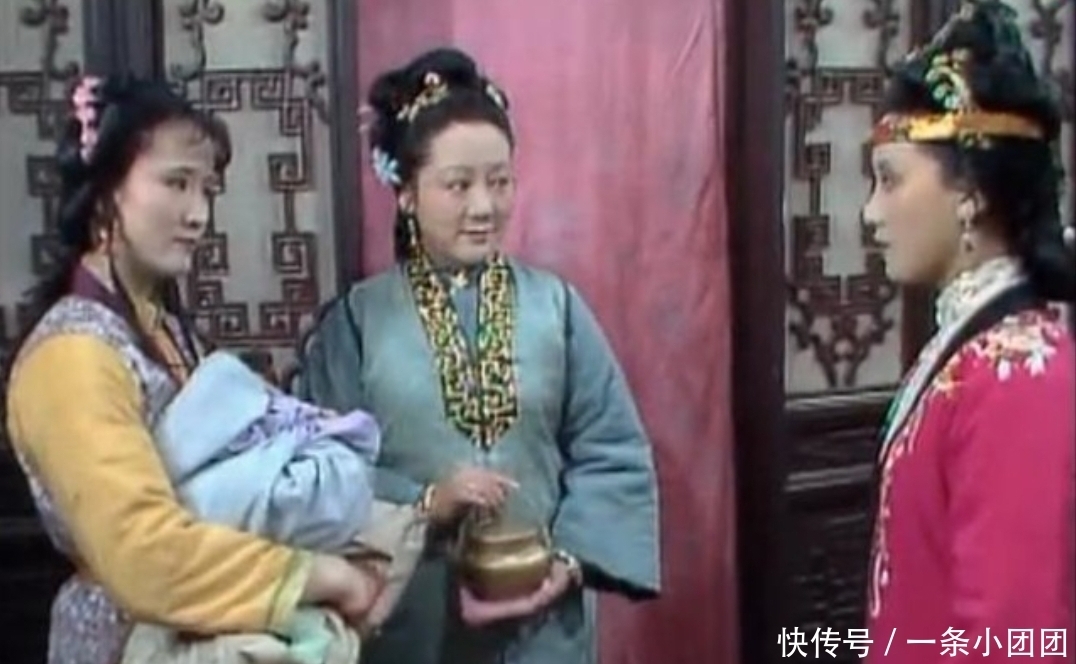 王夫人|《红楼梦》:贾家的丫头们为什么能穿金戴银的?