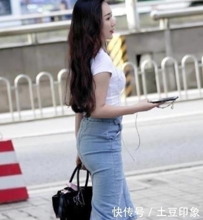 街拍富有活力的小姐姐,秀出青春活力范,哪一位最美