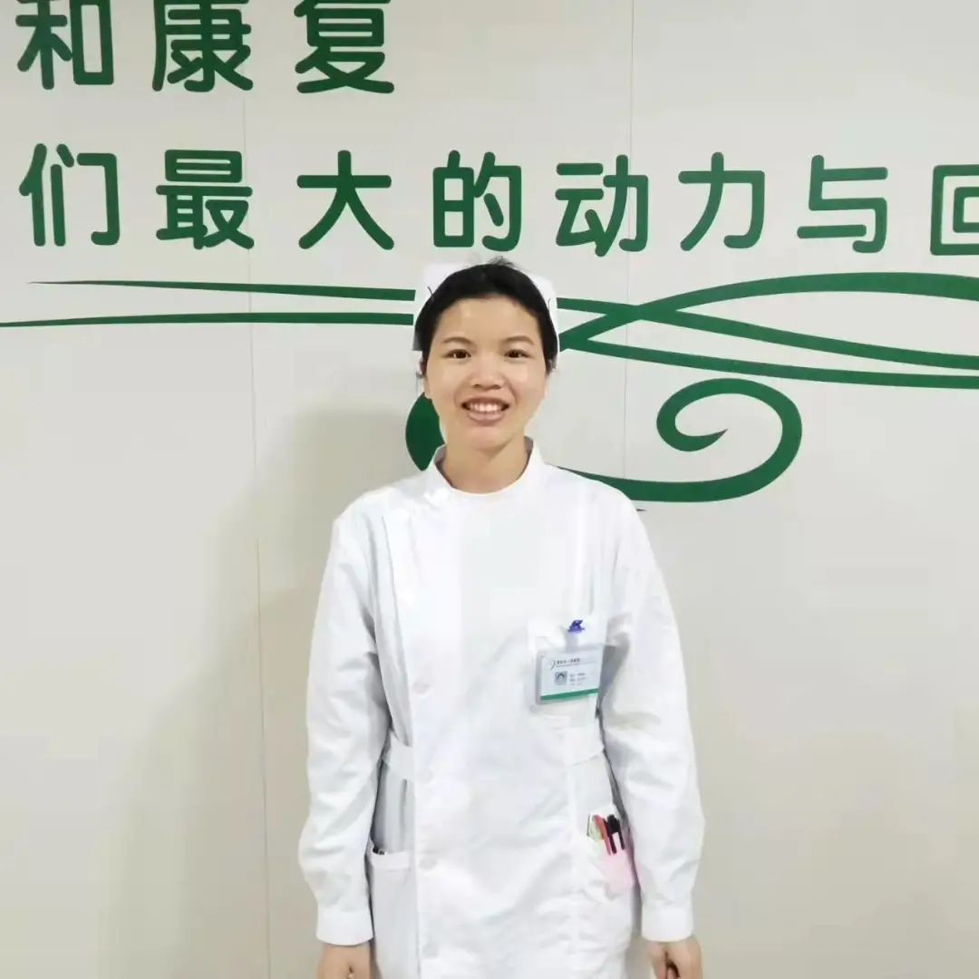 护理系|火车上听到求助广播，一群医学生出手了