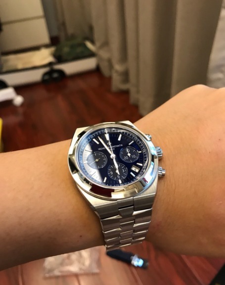 江诗丹顿纵横四海新版5500V腕表, 堪称最热门的运动型腕表