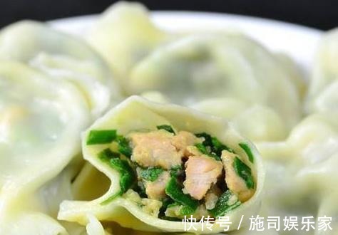 韭菜馅饺子仅仅放韭菜是不够的，但我们需要再加两种饺子更香