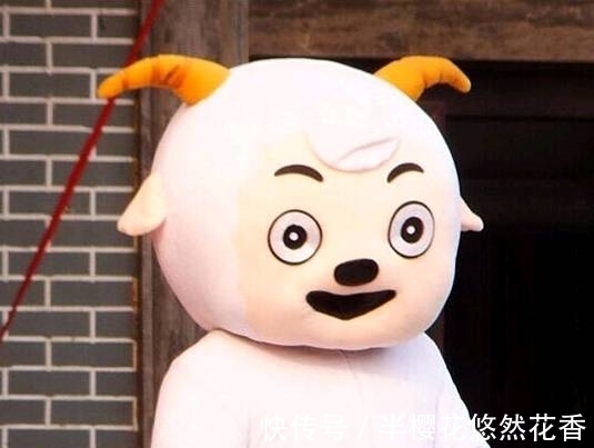 |搞笑图片幽默段子笑话:兄弟你家里很有钱吧?娶到如此漂亮的妹子